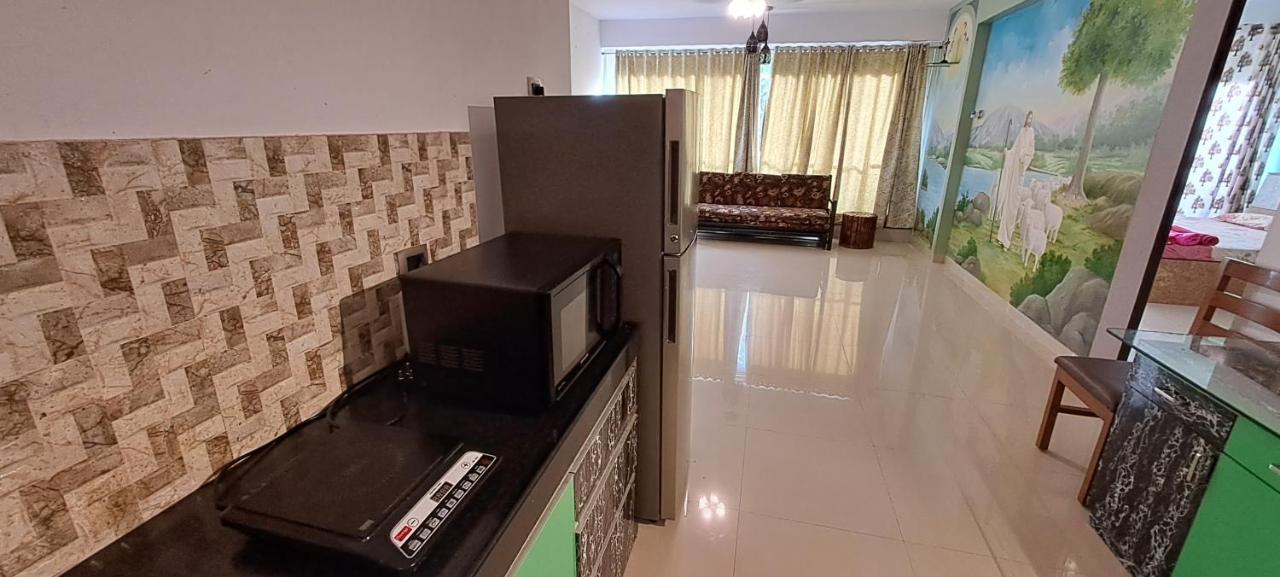 Ranghavi Sands Apartment With Pool - Near Beach And Dabolim Airport 보그말로 외부 사진