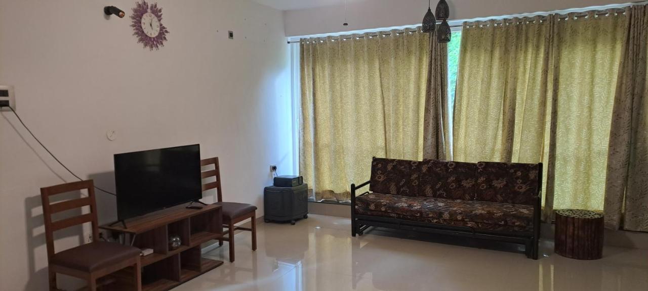 Ranghavi Sands Apartment With Pool - Near Beach And Dabolim Airport 보그말로 외부 사진